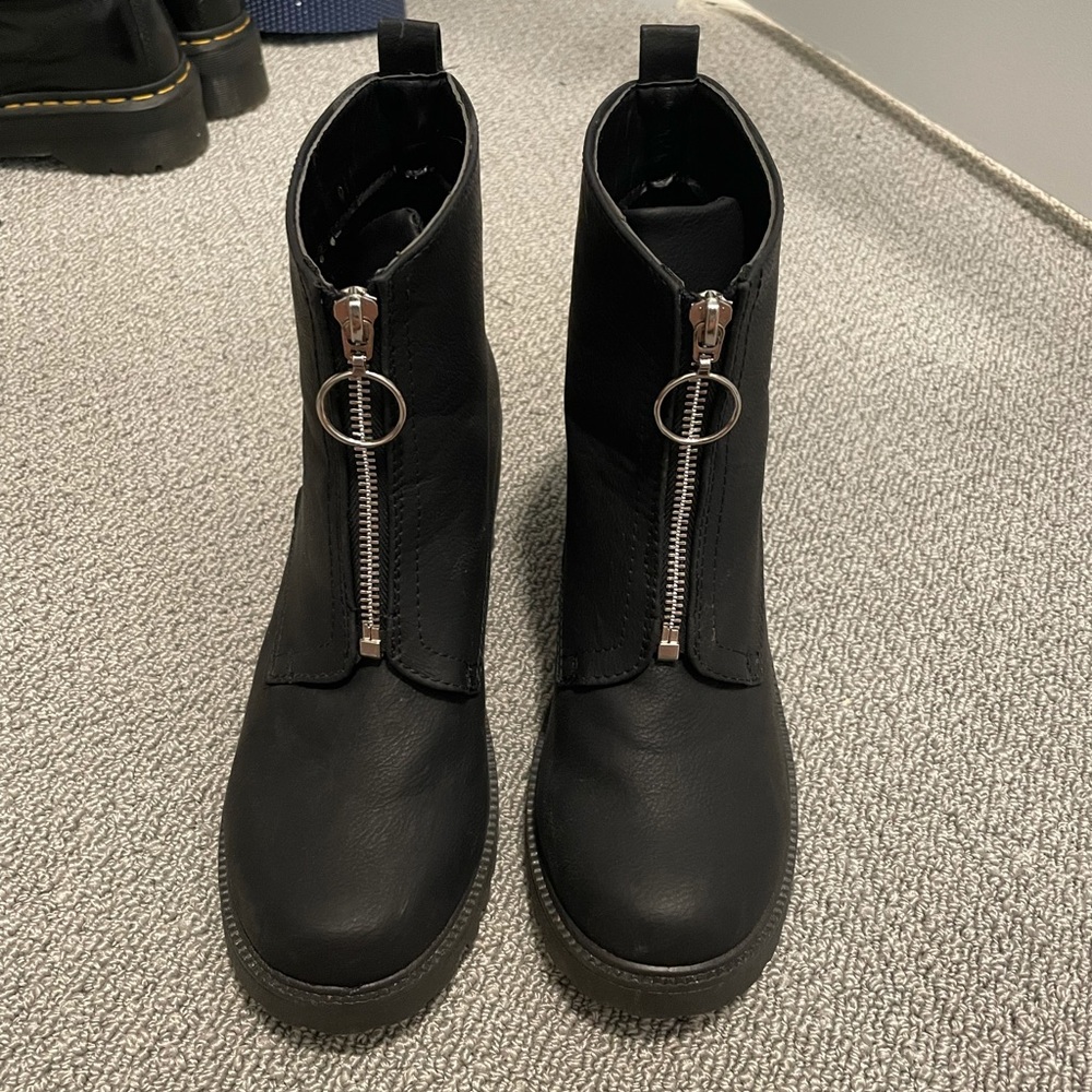 zip up booties